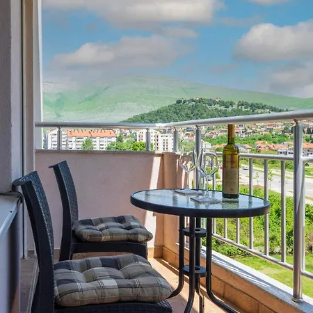 Ris Apartament