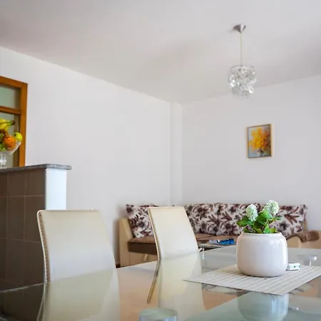 Ris Apartment